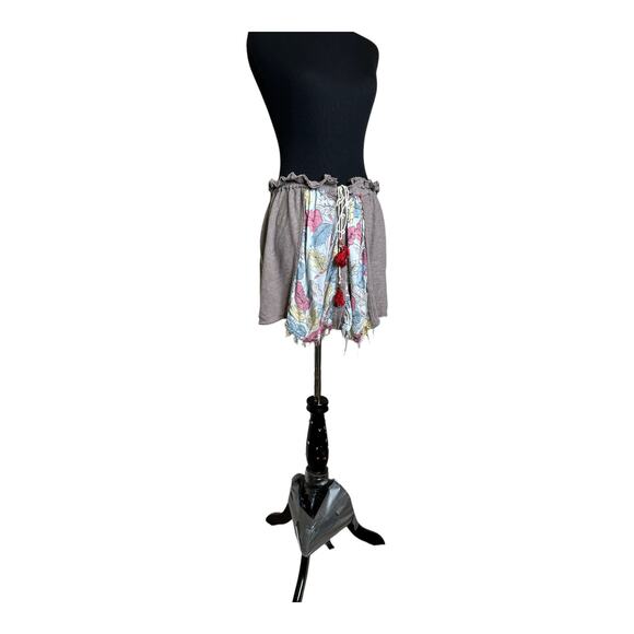 Free People Floral Frayed Hem buttoned front tie Mini Pleated Skirt size Small - Picture 7 of 12
